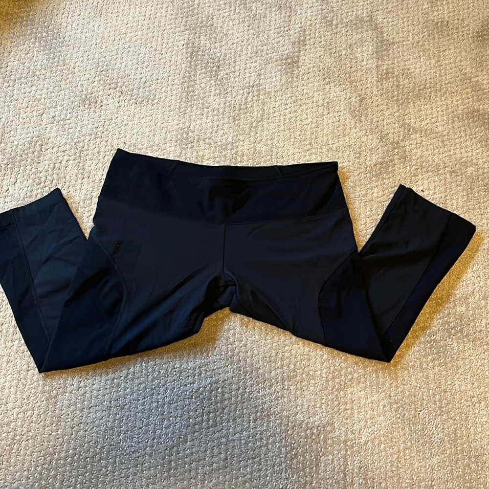 Under Armour Yoga Pants Size Medium, Navy